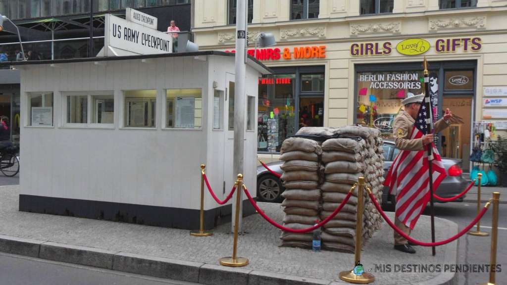 Puesto fronterizo Checkpoint Charlie (Berlín, Alemania)