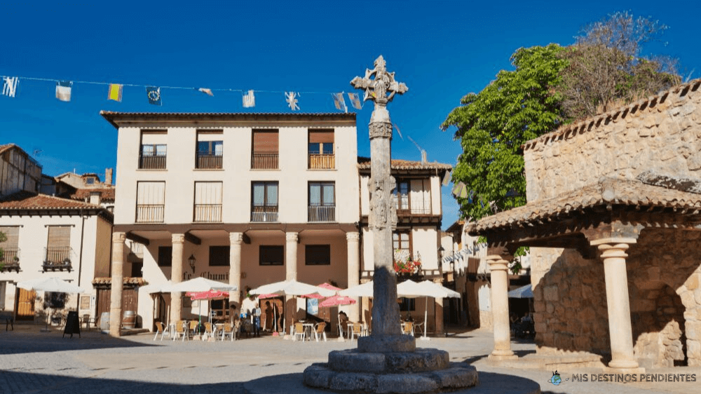 Plaza de Doña Sancha (Covarrubias, Burgos)