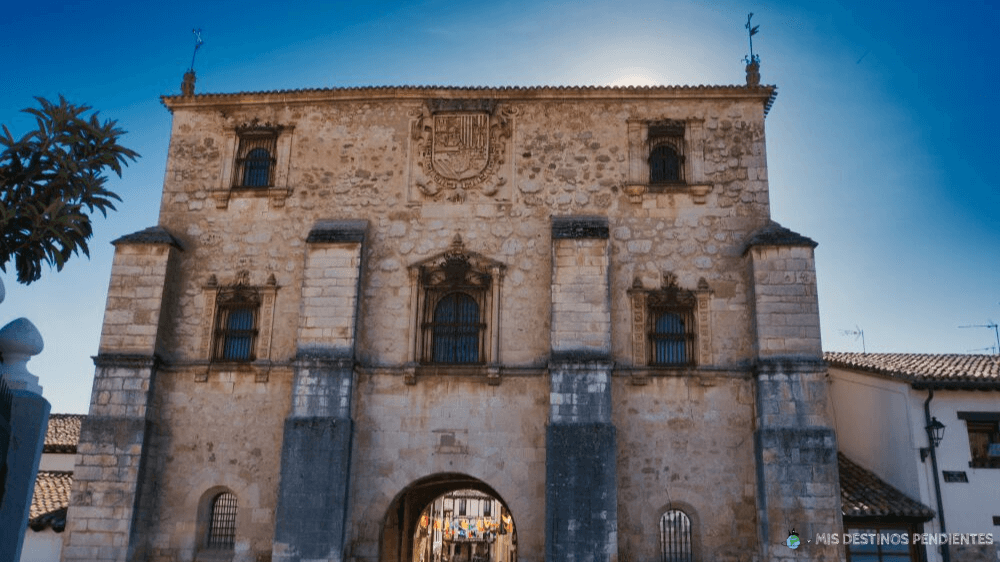 Puerta Real - Archivo del Adelantamiento de Castilla (Covarrubias, Burgos)